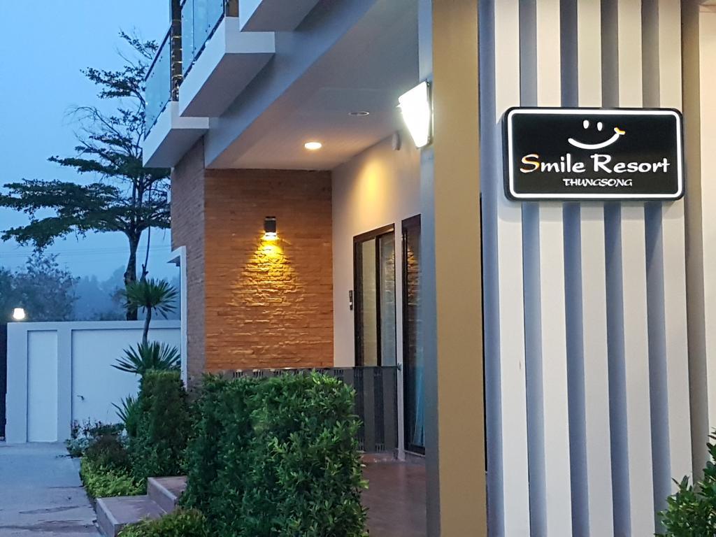 Smile Resort Thungsong Thung Song Exteriör bild